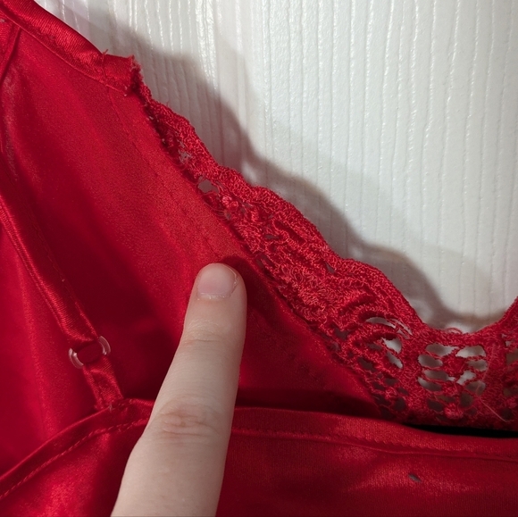Vintage Frederick's of Hollywood Lacey V-Neck Red Satin‎ Slip Top Size Small - Picture 6 of 7